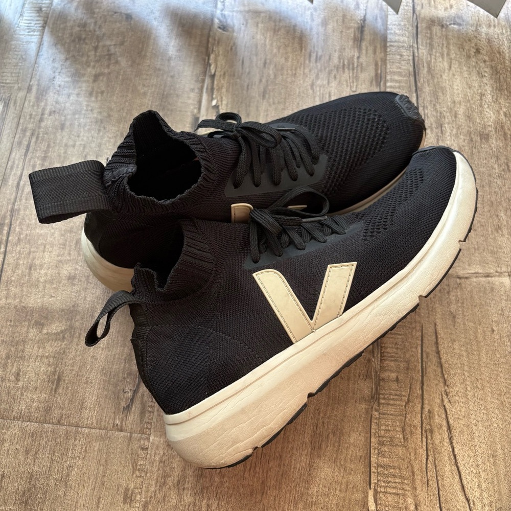 Rick Owens x Veja Sneakers - Picture 2 of 9